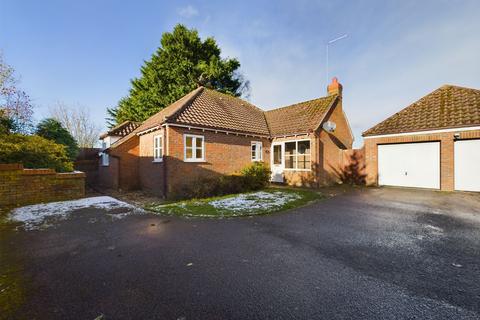 3 bedroom detached bungalow to rent, High Street, Astcote, NN12