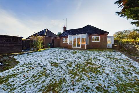 3 bedroom detached bungalow to rent, High Street, Astcote, NN12