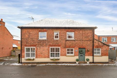 4 bedroom detached house for sale, High Street, Sutton-On-Trent, Newark