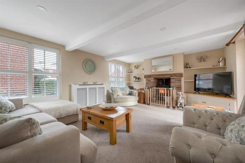 4 bedroom detached house for sale, High Street, Sutton-On-Trent, Newark