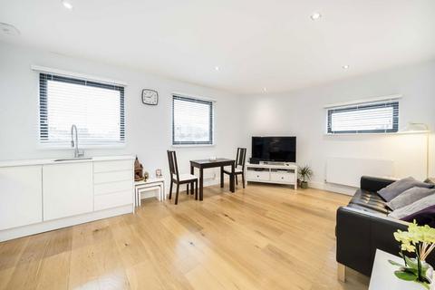 2 bedroom flat for sale, Hemstal Road, London NW6