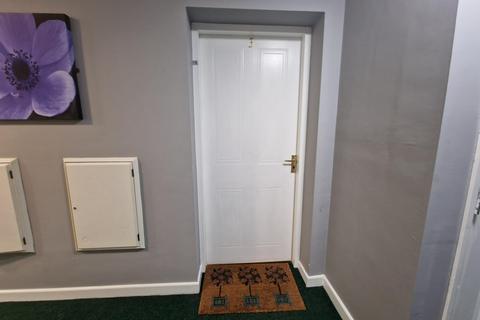 2 bedroom flat to rent, Withens Lane, Wirral CH45