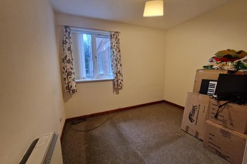 2 bedroom flat to rent, Withens Lane, Wirral CH45