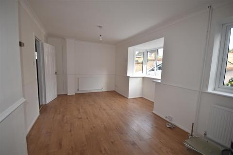 3 bedroom house to rent, Hughes Stanton Way, Manningtree CO11