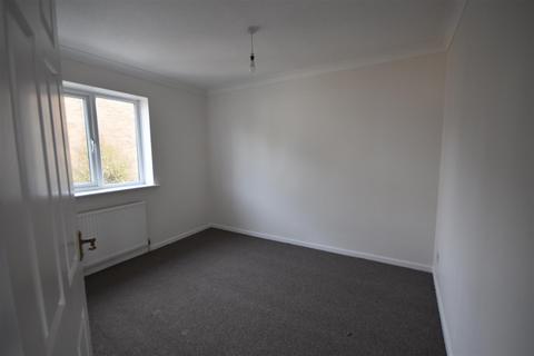 3 bedroom house to rent, Hughes Stanton Way, Manningtree CO11