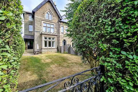 Roseville Avenue, Harrogate, HG1