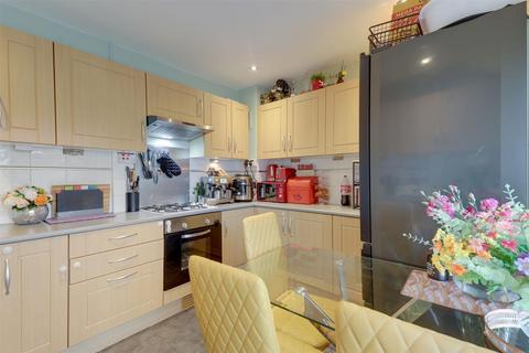 1 bedroom maisonette for sale, Denny Gardens, Essex