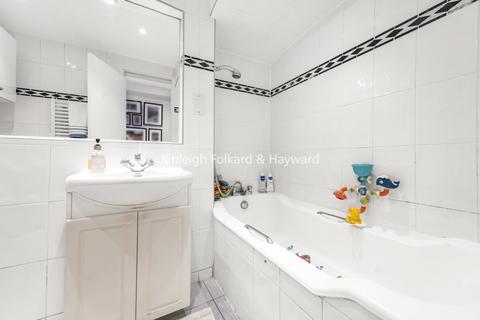 2 bedroom flat to rent, Parkhill Road Belsize Park NW3