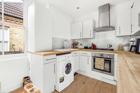 2 bedroom flat for sale, Manor Road, Beckenham BR3