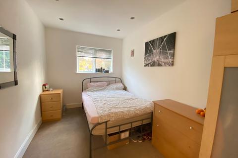 2 Princess Road, Woking, GU22 8ED