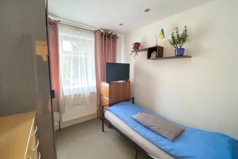 2 Princess Road, Woking, GU22 8ED