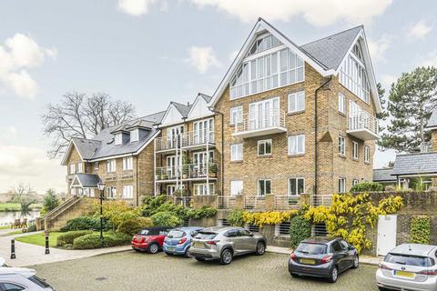 3 bedroom flat for sale, Thames Close, Hampton TW12