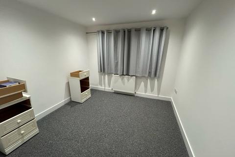 2 bedroom flat to rent, Bursledon Road, Southampton SO30