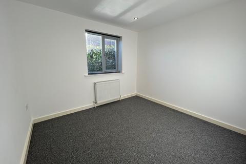 2 bedroom flat to rent, Bursledon Road, Southampton SO30