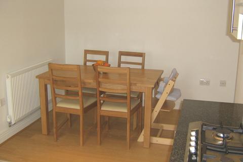 12 Heatherlea Grove, Worcester Park, KT4 8GB