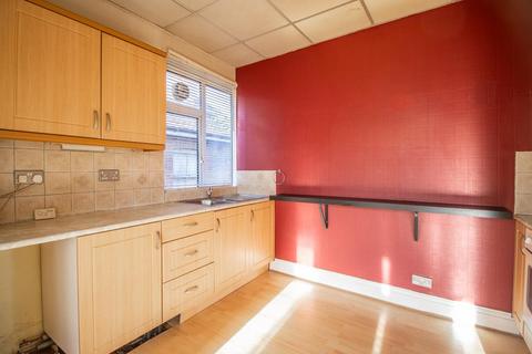 2 bedroom flat for sale, Royston Avenue, Southend-on-Sea SS2