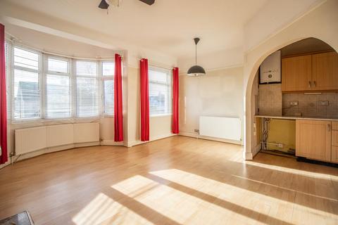 2 bedroom flat for sale, Royston Avenue, Southend-on-Sea SS2