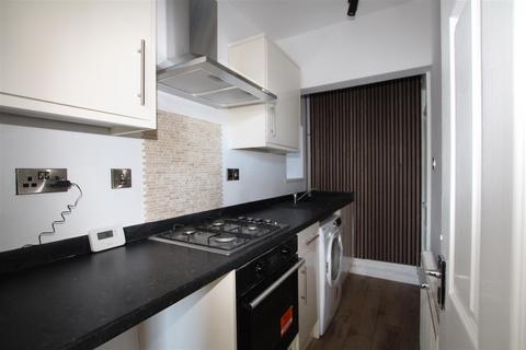 2 bedroom end of terrace house to rent, Shelf Hall Lane, Halifax