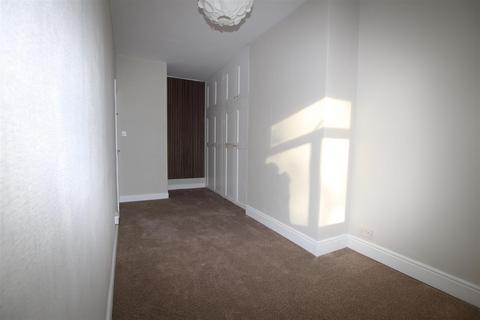 2 bedroom end of terrace house to rent, Shelf Hall Lane, Halifax