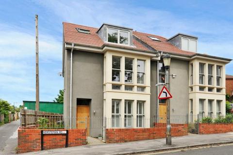 3 bedroom terraced house to rent, Kersteman Road, Bristol BS6