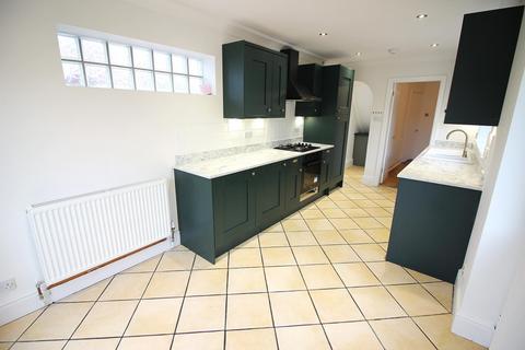 3 bedroom flat to rent, Thornton Road, Southport, PR9