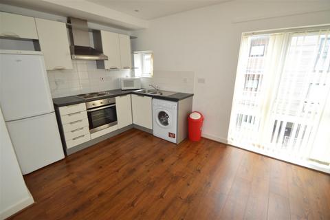 3 bedroom house to rent, Boston Street, Manchester M15