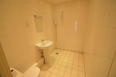 3 bedroom house to rent, Boston Street, Manchester M15