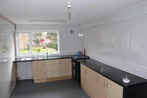 2 bedroom flat to rent, High Street, Aldridge