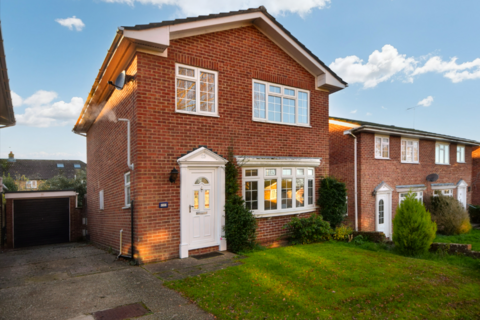 3 bedroom detached house for sale, Pilgrims Close, Farnham, Surrey, GU9