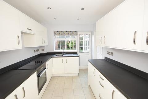 3 bedroom detached house for sale, Pilgrims Close, Farnham, Surrey, GU9