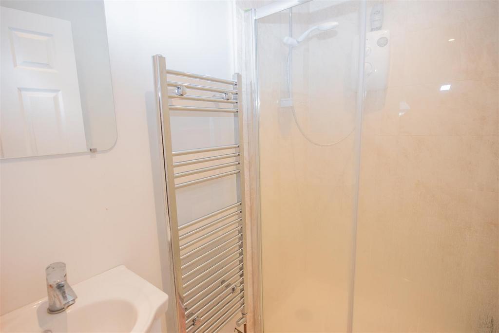 Shower room 2