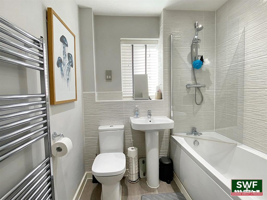 Bathroom1.jpg