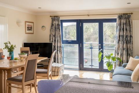 3 bedroom flat for sale, Embankment Road, Devon TQ7