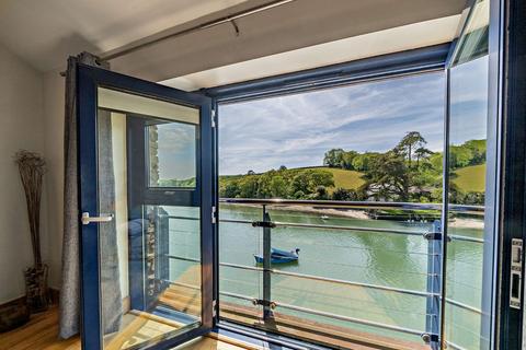 3 bedroom flat for sale, Embankment Road, Devon TQ7