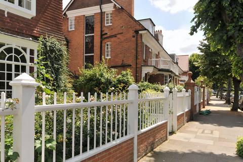 7 bedroom detached house to rent, Ealing Common, London W3