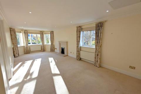 2 bedroom apartment to rent, St Johns Hill Road, Woking GU21