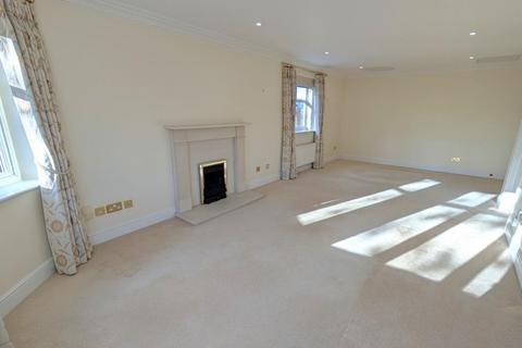 2 bedroom apartment to rent, St Johns Hill Road, Woking GU21