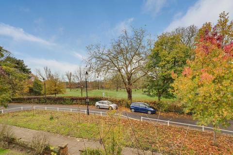 2 bedroom flat for sale, Church Road, London W7