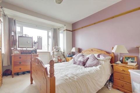 70 Arterial Road, Leigh-on-sea, SS9 4DA