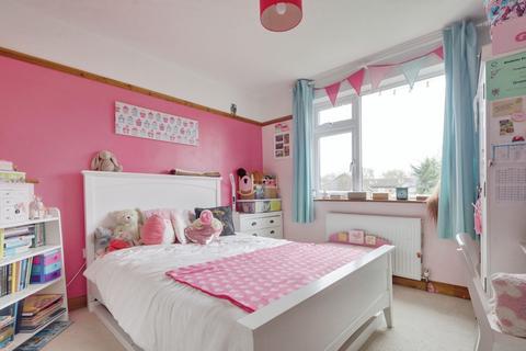 70 Arterial Road, Leigh-on-sea, SS9 4DA