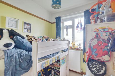 70 Arterial Road, Leigh-on-sea, SS9 4DA