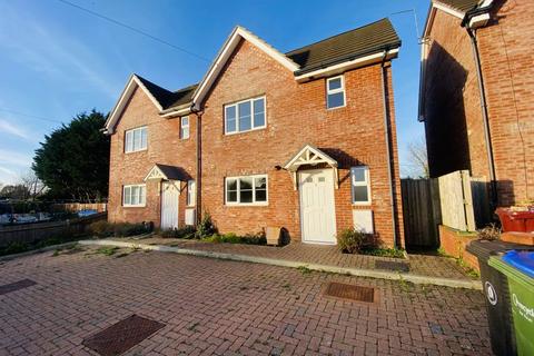 3 bedroom house to rent, Gatehouse Mews, Lidsey Road