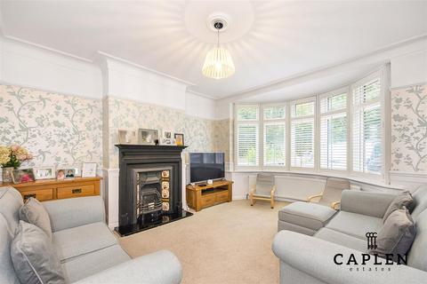 4 bedroom semi-detached house to rent, Forest Edge, Buckhurst Hill