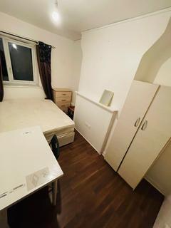 1 bedroom in a house share to rent, Thomas Road, London E14