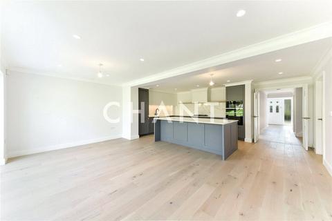 4 bedroom detached house to rent, Park Avenue, London, EN1