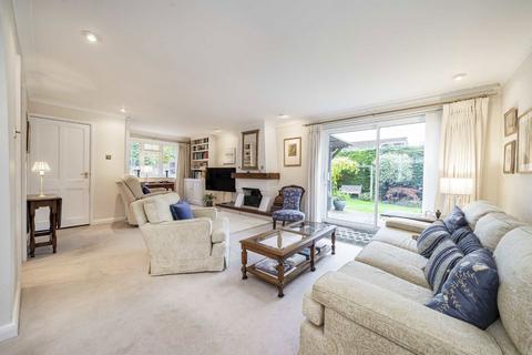 4 bedroom bungalow for sale, Green Street, Sunbury-On-Thames TW16