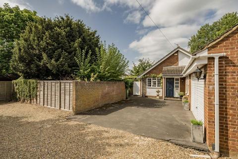 Barnmead Green Street, Sunbury-on-thames, TW16 6QQ