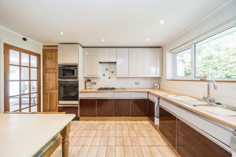 Barnmead Green Street, Sunbury-on-thames, TW16 6QQ