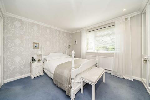 Barnmead Green Street, Sunbury-on-thames, TW16 6QQ