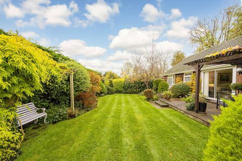 Barnmead Green Street, Sunbury-on-thames, TW16 6QQ
